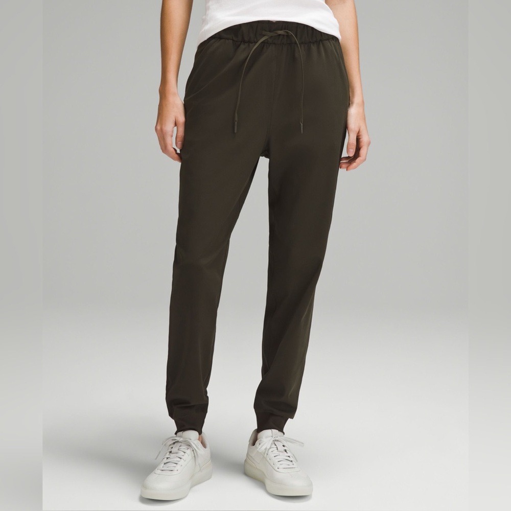 NWT Lululemon Stretch High-Rise Jogger in Dark Olive Sz 0
